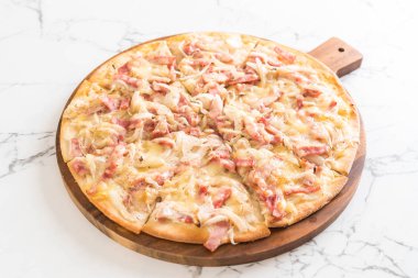 Tarte flambe pizza 