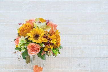 buket çiçek vazosu