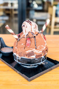 çikolata buz tıraş (bingsu)