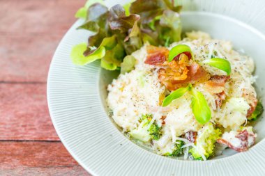 Risotto pirinç pastırma ile