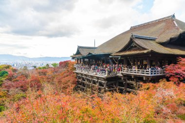 Kyoto, Sonbahar sezonu Kiyomizu veya Kiyomizu-dera Tapınağı.