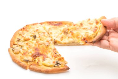 Kremalı mantarlı pizza