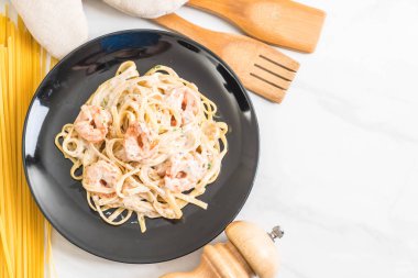 karides ile Fettuccini makarna