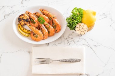 gebakken garnalen met knoflook 