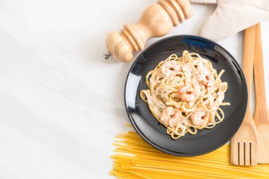 karides ile Fettuccini makarna