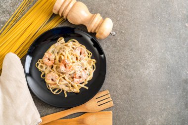 karides ile Fettuccini makarna