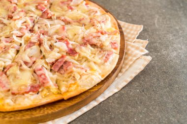 Tarte flambe pizza 