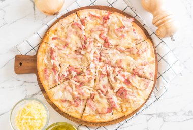 Tarte flambe pizza 