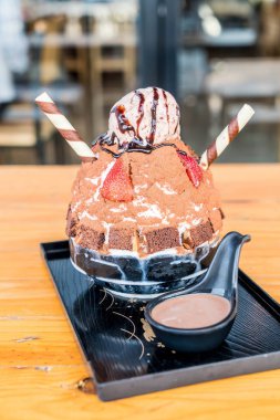 çikolata buz tıraş (bingsu)