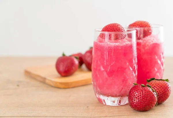 Batido de fresa fresca —  Fotos de Stock