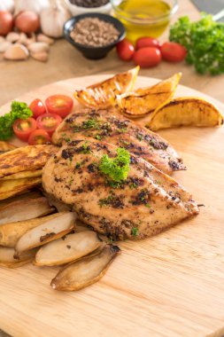 Sebzeli ızgara tavuk biftek 