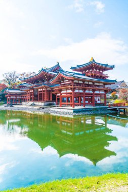 Güzel mimari Byodo içinde Kyoto tapınakta.