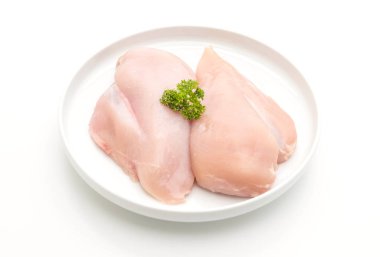 Taze çiğ tavuk filetosu.