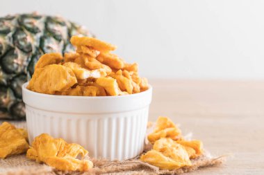 kurutulmuş ananas gevrek cipsi