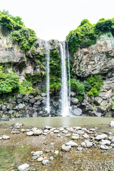 Водопад Джонбанг на острове Чеджу — стоковое фото