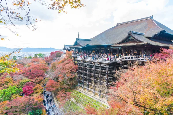 Tempel Kiyomizu of Kiyomizu-dera in autum seizoen in Kyoto. — Stockfoto