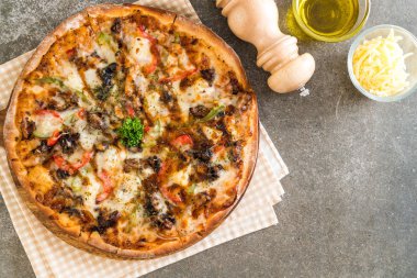 Barbekü domuz eti pizza