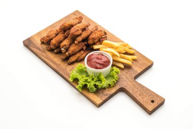 Kızarmış tavuk kanadı.