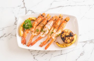 gebakken garnalen met knoflook 