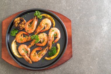 gebakken garnalen met knoflook 