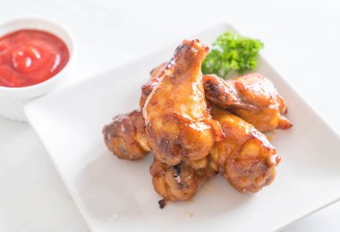 Barbekü tavuk kanadı