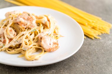 karides ile Fettuccini makarna