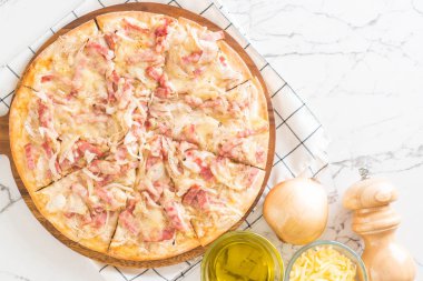 Tarte flambe pizza 