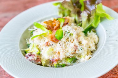 Risotto pirinç pastırma ile