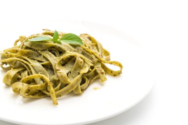 ıspanak fettuccine plaka üzerinde