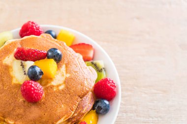 mix meyve ile gözleme