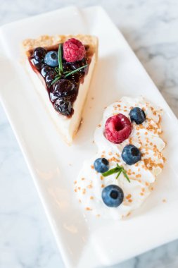 yaban mersini peynirli kek