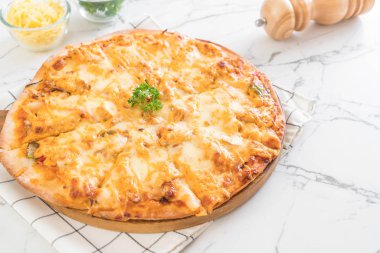 pizza bin ada soslu tavuk ızgara