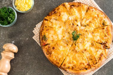 pizza bin ada soslu tavuk ızgara