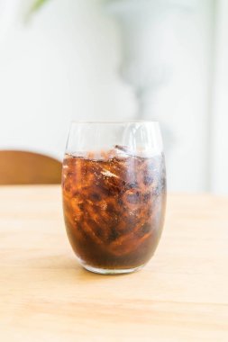 bir bardak kola