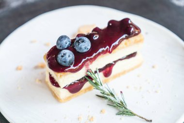 yaban mersini peynirli kek