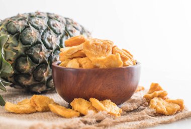 kurutulmuş ananas gevrek cipsi