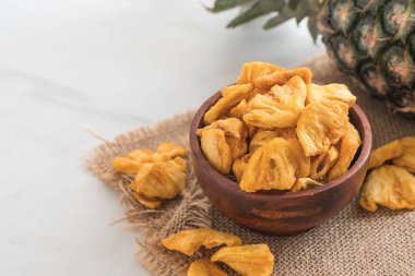 kurutulmuş ananas gevrek cipsi