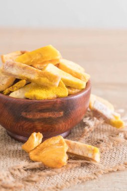 meyve yongaları karıştırın