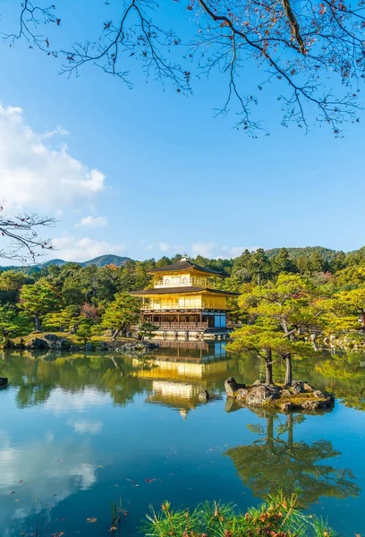 Bella architettura al Tempio Kinkakuji (Il Padiglione d'Oro ) — Foto Stock