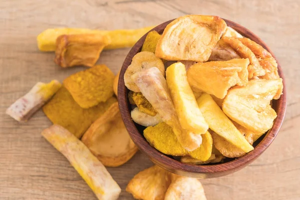 meyve yongaları karıştırın