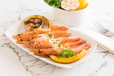 gebakken garnalen met knoflook 