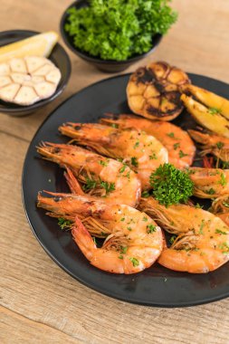gebakken garnalen met knoflook 