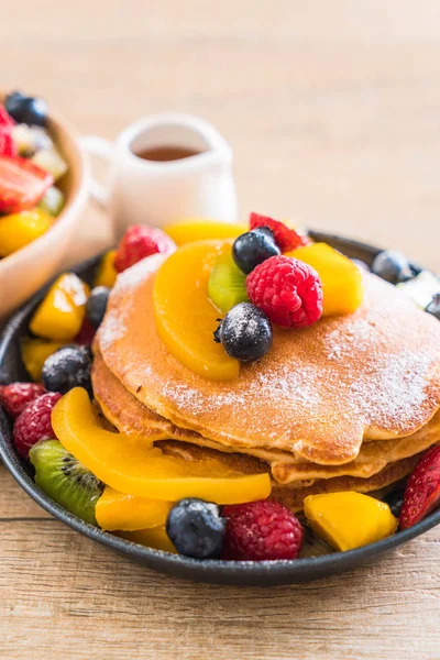 pancake with mix fruits