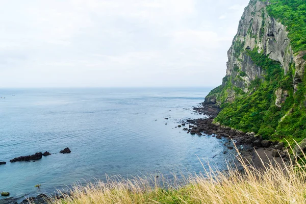 La montaña Songaksan en la isla de Jeju . — Foto de Stock