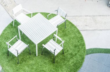 boş açık veranda sandalye