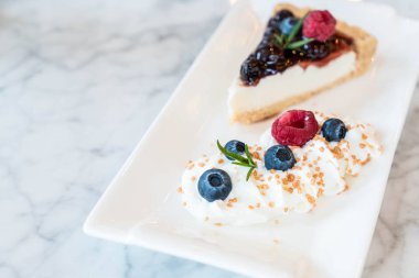 yaban mersini peynirli kek