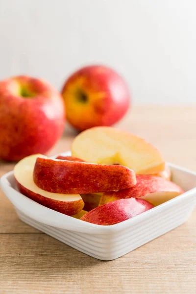 Φρέσκο μήλο κομμένο σε φέτες — Φωτογραφία Αρχείου