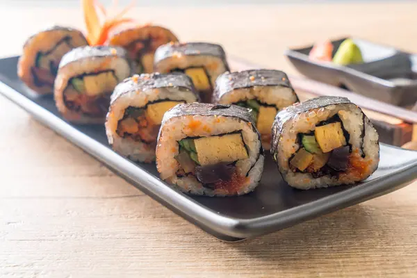 Roll Sushi - styl Japoński żywności — Zdjęcie stockowe