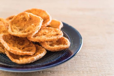 kurutulmuş rendelenmiş domuz etinin pirinç kraker