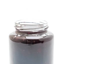 Böğürtlenli reçel kavanoz içinde